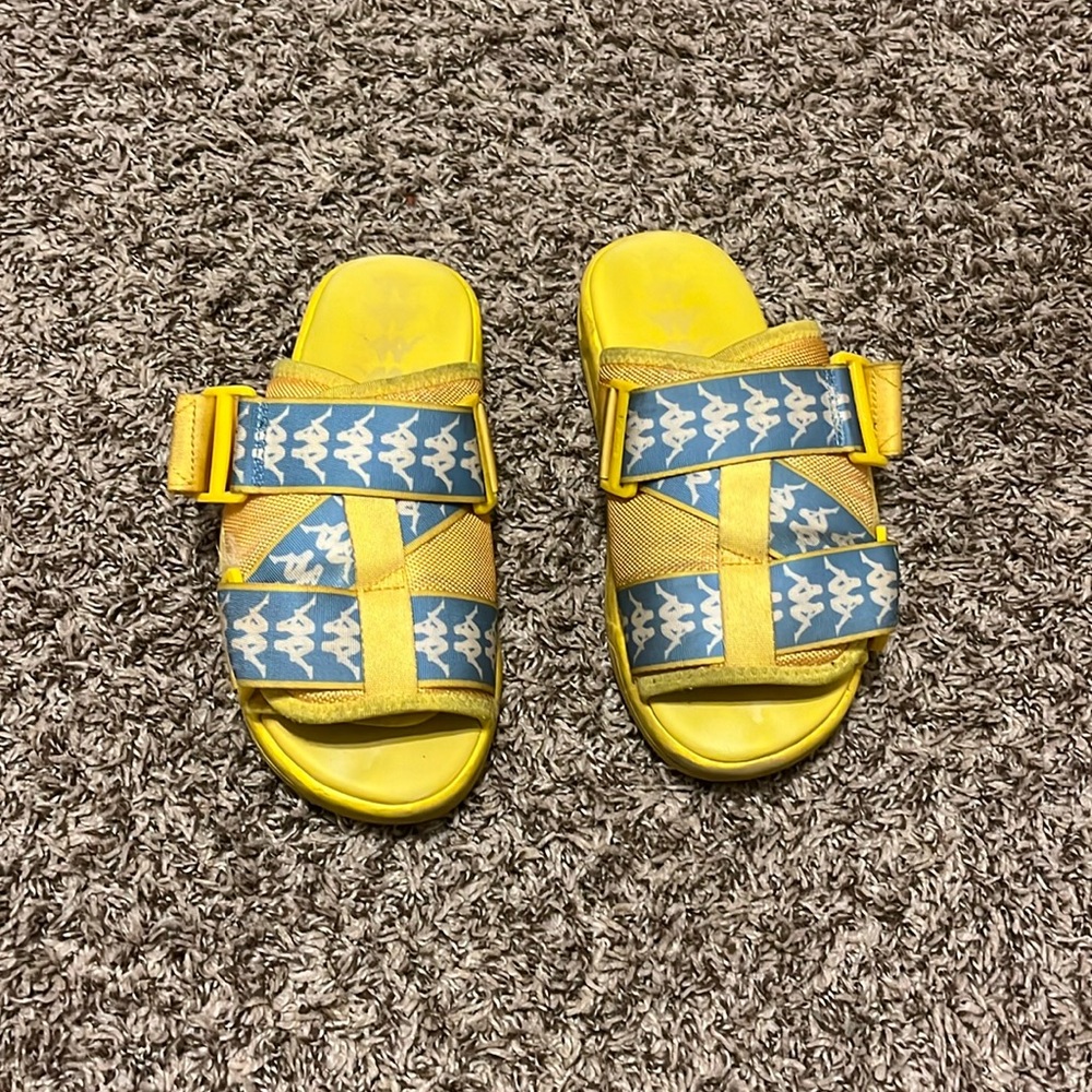 Kappa slide size 8/8.5 yellow blue and white